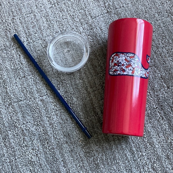 Vineyard Vines Hibiscus Whale Lidded Drinkware - Picture 6 of 10